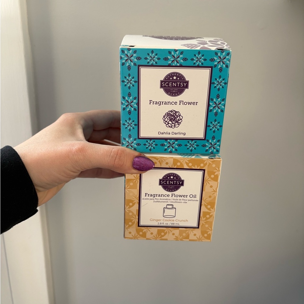 Scentsy Teal & Mustard Fragrance Flower and Oil Set